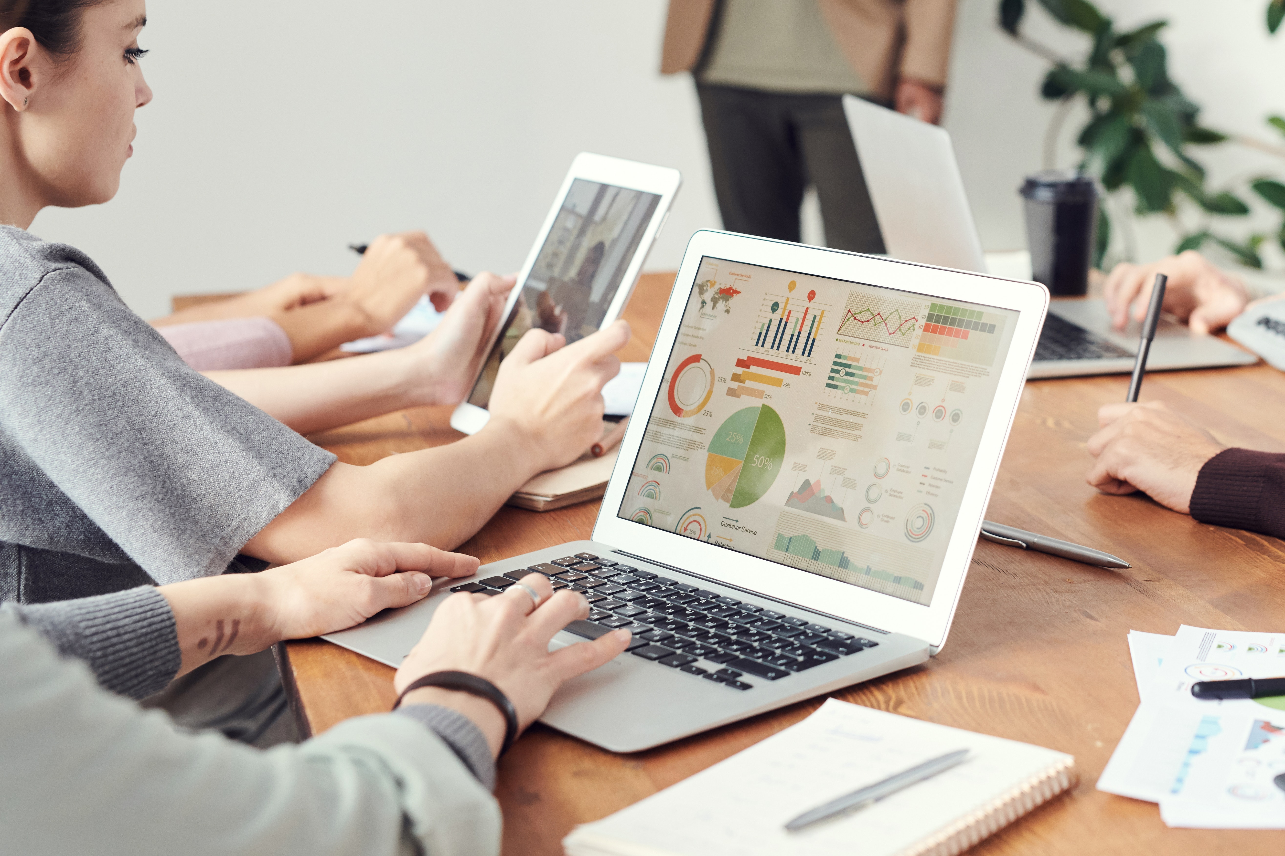 PowerPoint or Dashboards: Which one should you use?